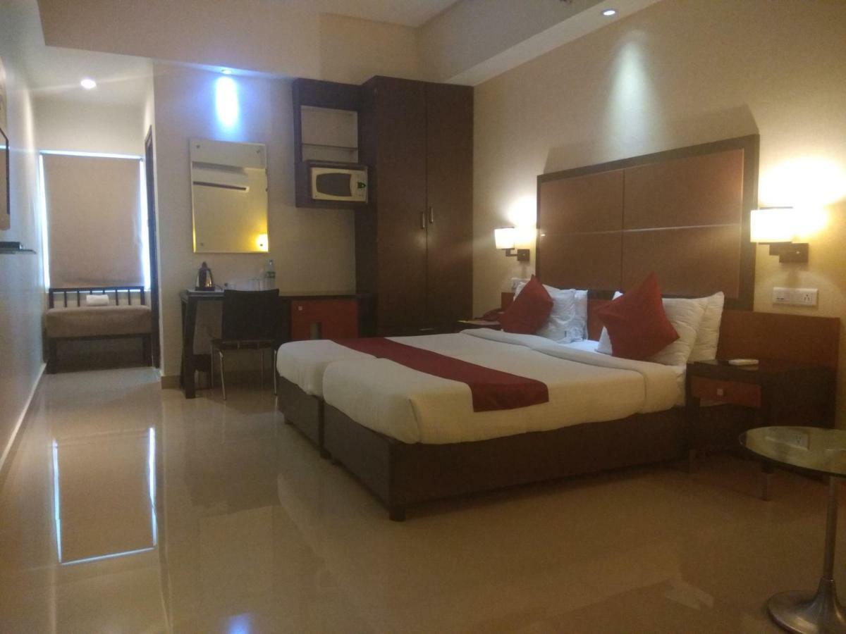 Hotel Kens Hyderabad Eksteriør billede